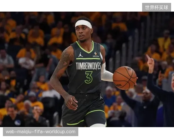 爱德华兹的巨星级表现结合戈贝尔的防守体系，让森林狼成功下克上淘汰了卫冕冠军掘金。